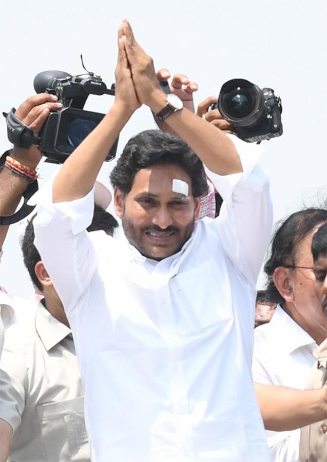 cm ys jagan memantha siddham bus yatra at gudivada photos - Sakshi32