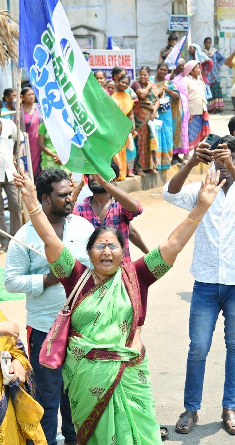 cm ys jagan memantha siddham bus yatra at gudivada photos - Sakshi33