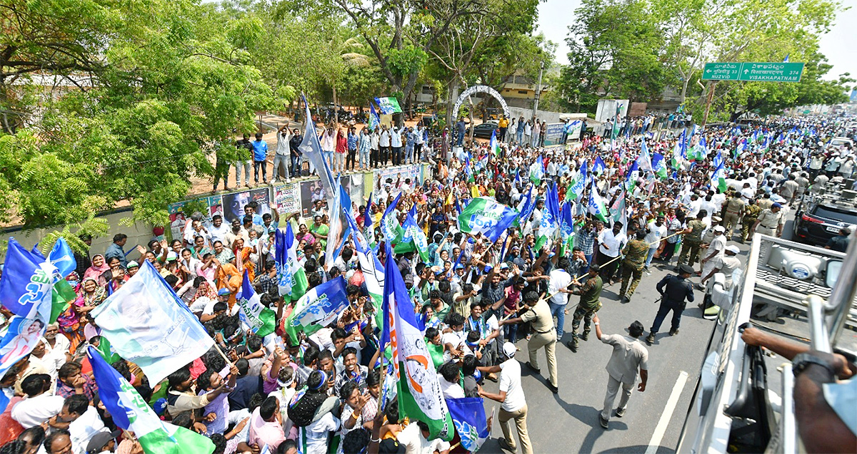 cm ys jagan memantha siddham bus yatra at gudivada photos - Sakshi8