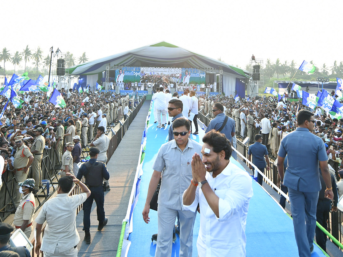 AP CM YS Jagan Memantha Siddham Public Meeting at Bhimavaram West Godavari Photos - Sakshi13