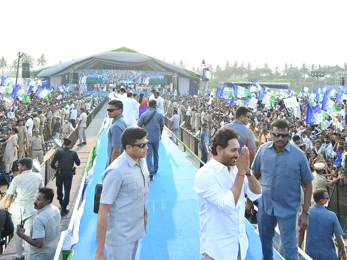 AP CM YS Jagan Memantha Siddham Public Meeting at Bhimavaram West Godavari Photos - Sakshi14