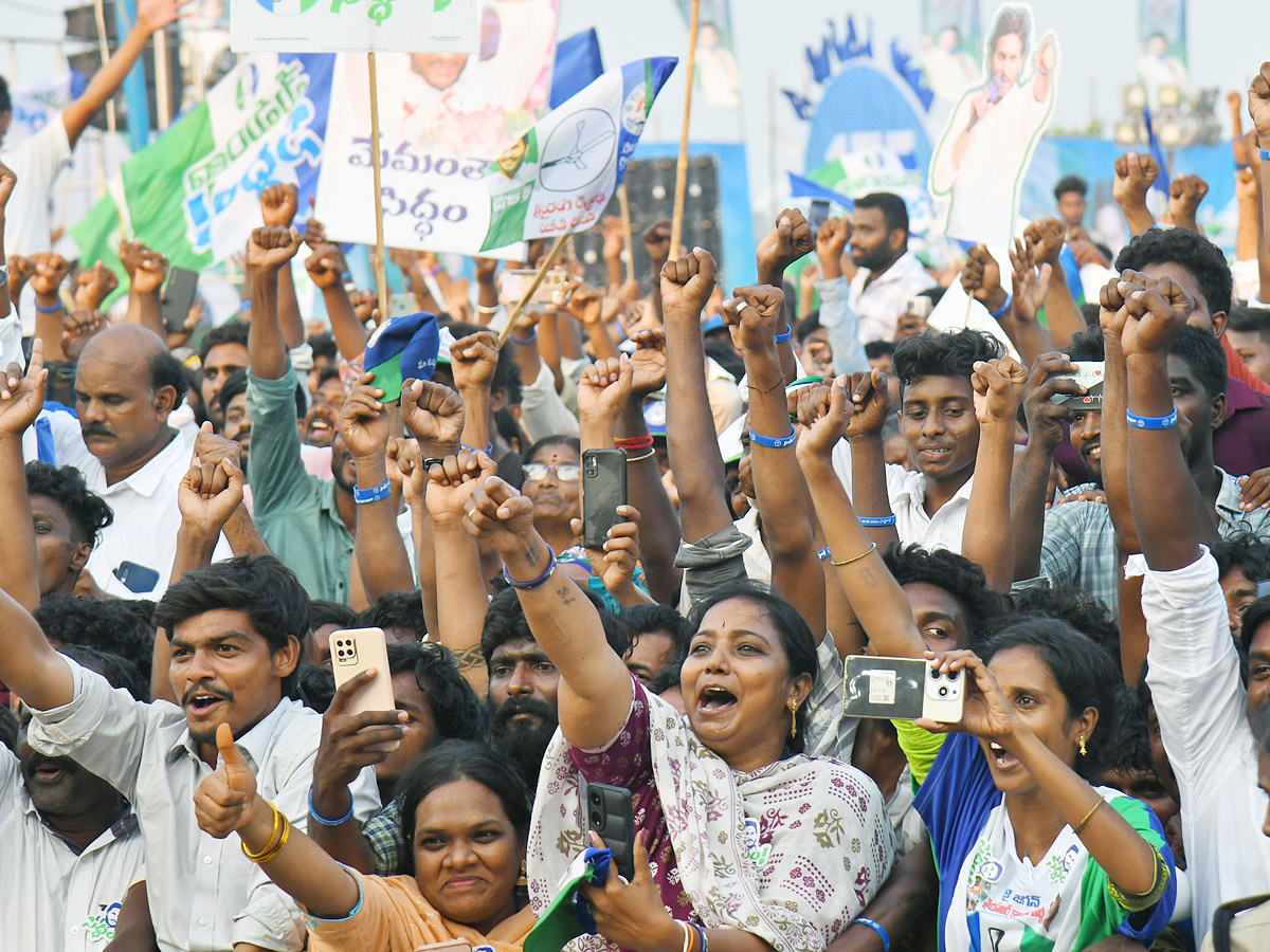 AP CM YS Jagan Memantha Siddham Public Meeting at Bhimavaram West Godavari Photos - Sakshi7