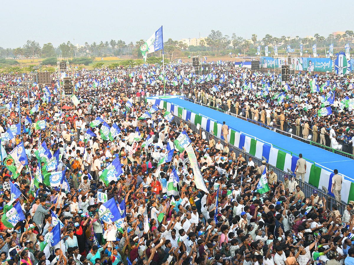 AP CM YS Jagan Memantha Siddham Public Meeting at Bhimavaram West Godavari Photos - Sakshi8