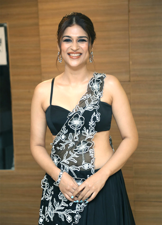 Actress Shraddha Das Latest Photos - Sakshi18