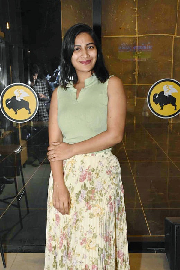 Buffalo Wild Wings Kokapet Hosts Spectrum Sparkle Event  - Sakshi2