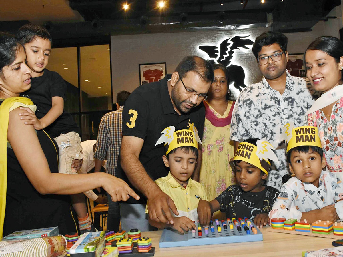 Buffalo Wild Wings Kokapet Hosts Spectrum Sparkle Event  - Sakshi6