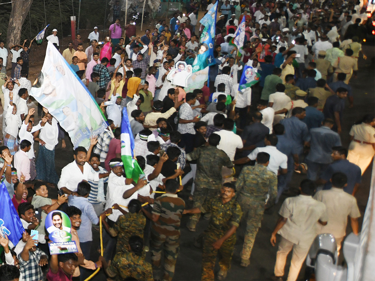 Fans Adorable Love Towards CM YS Jagan Photos - Sakshi3