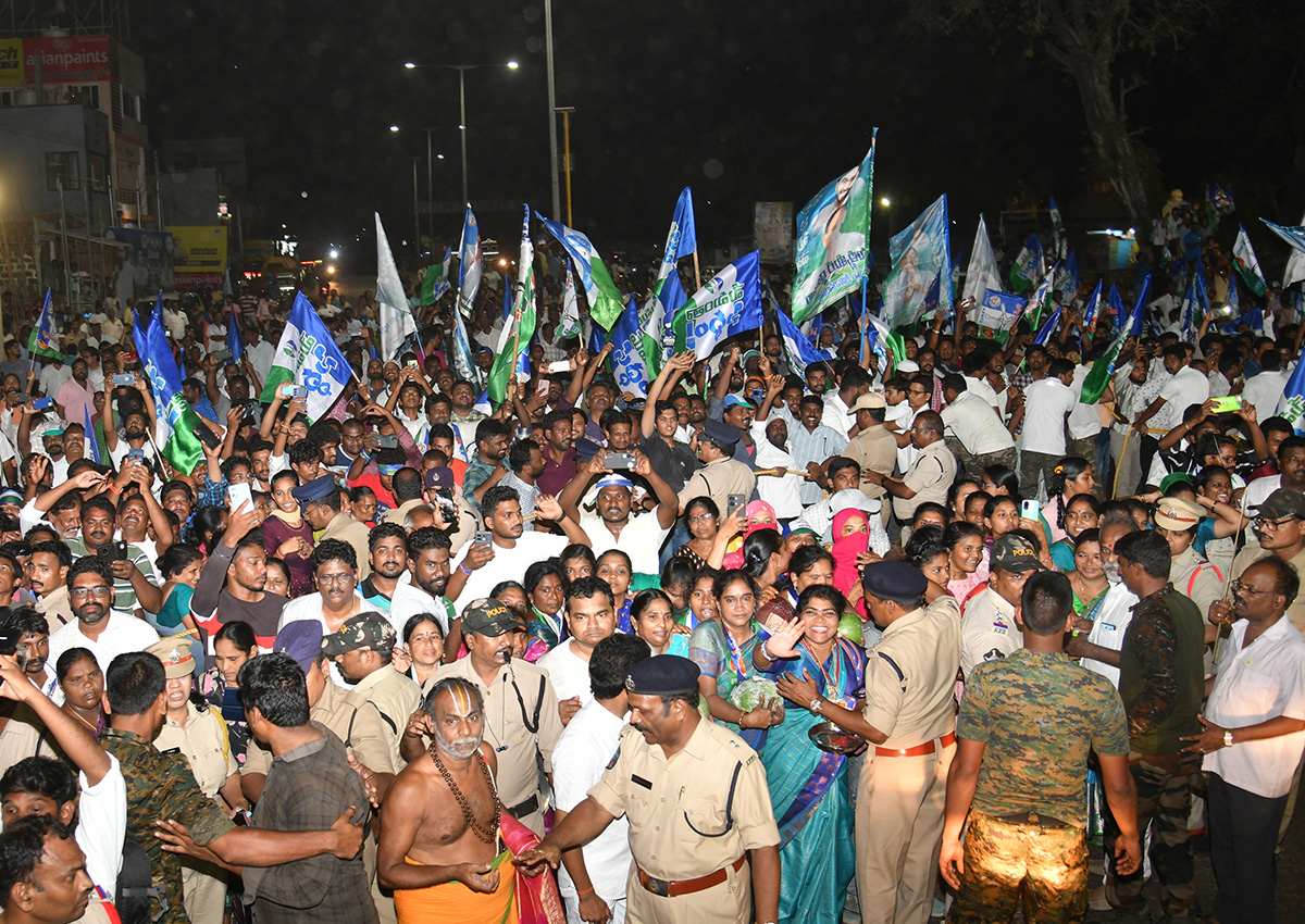 Fans Adorable Love Towards CM YS Jagan Photos - Sakshi7