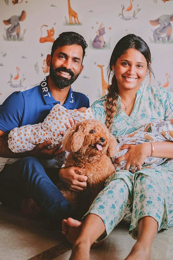 IPL 2024 RCB Dinesh Karthik With Wife Indian Player Dipika Pallikal Pics - Sakshi14