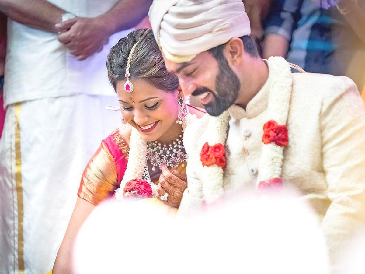 IPL 2024 RCB Dinesh Karthik With Wife Indian Player Dipika Pallikal Pics - Sakshi5