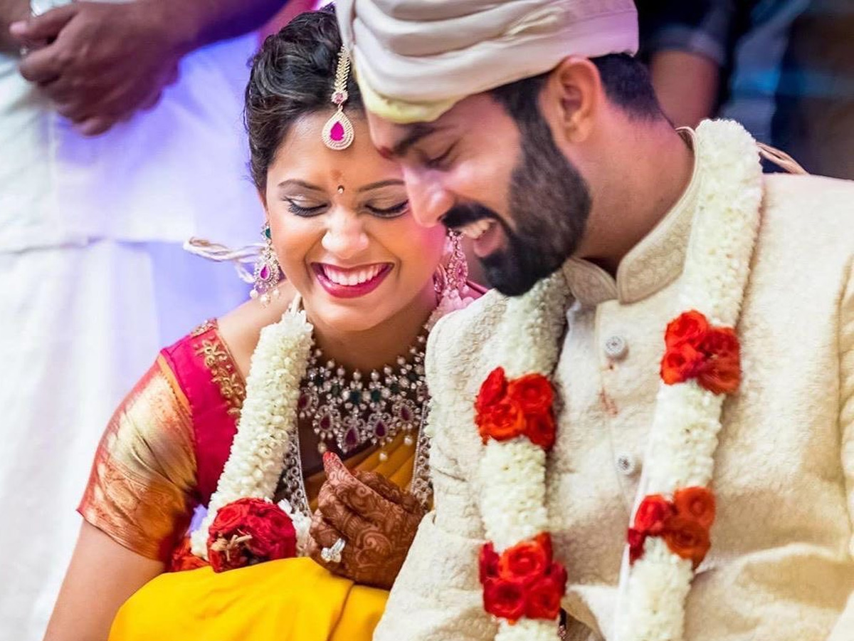 IPL 2024 RCB Dinesh Karthik With Wife Indian Player Dipika Pallikal Pics - Sakshi7