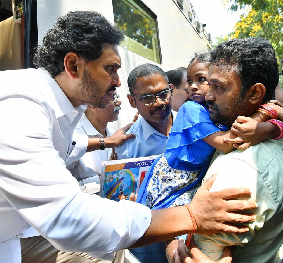 Memantha Siddham CM Jagan Bus Yatra In West Godavari Photos - Sakshi22