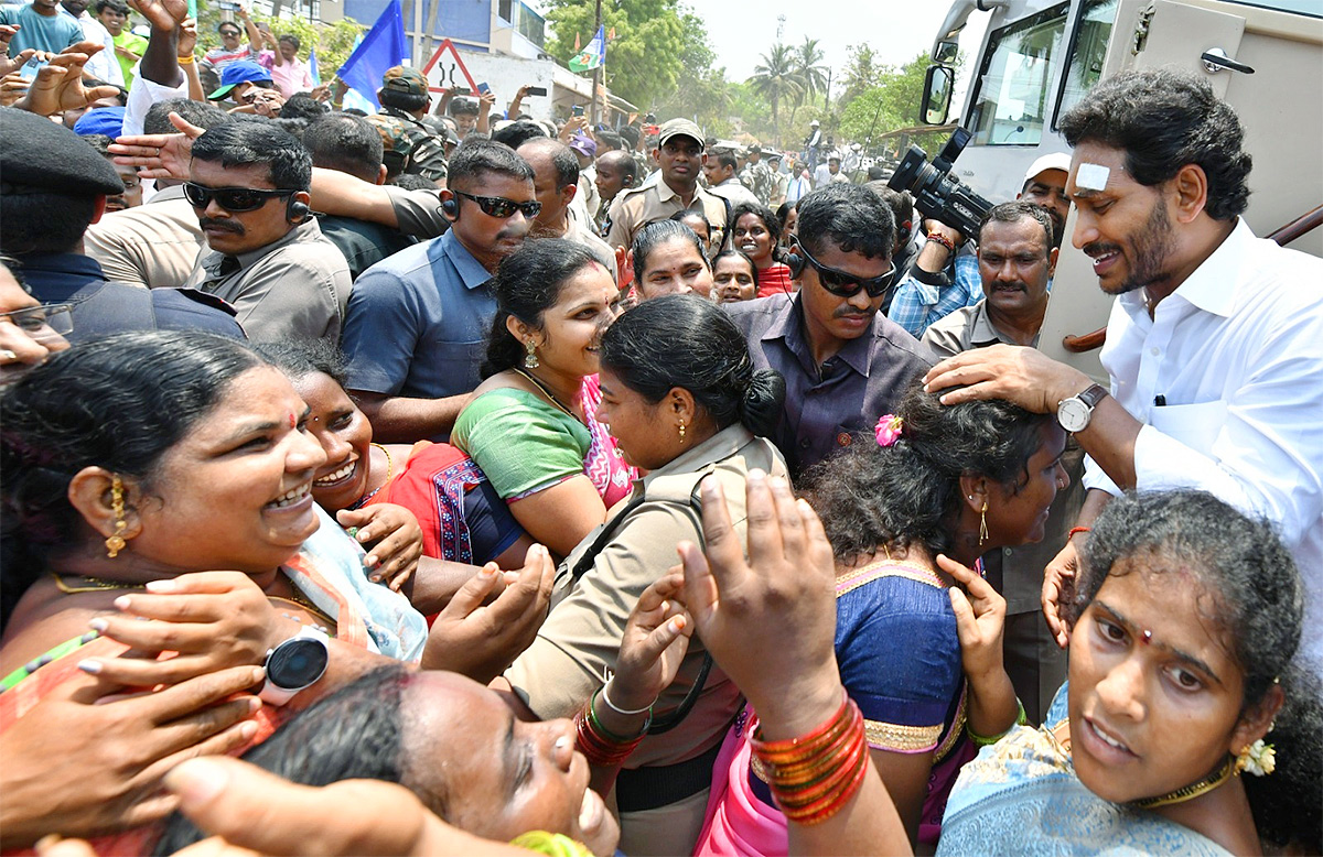 Memantha Siddham CM Jagan Bus Yatra In West Godavari Photos - Sakshi27