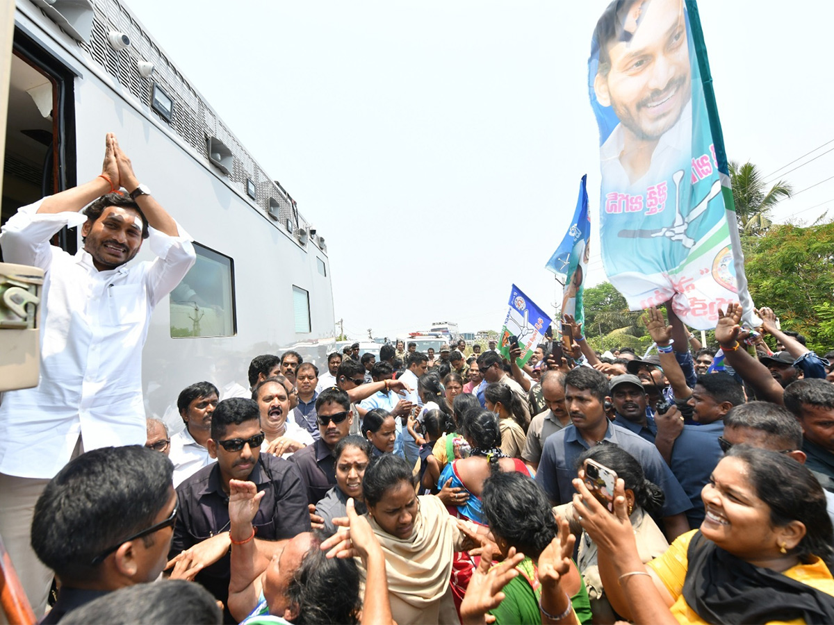 Memantha Siddham CM Jagan Bus Yatra In West Godavari Photos - Sakshi42