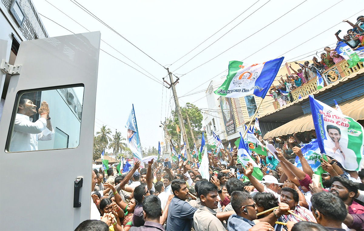 Memantha Siddham CM Jagan Bus Yatra In West Godavari Photos - Sakshi44