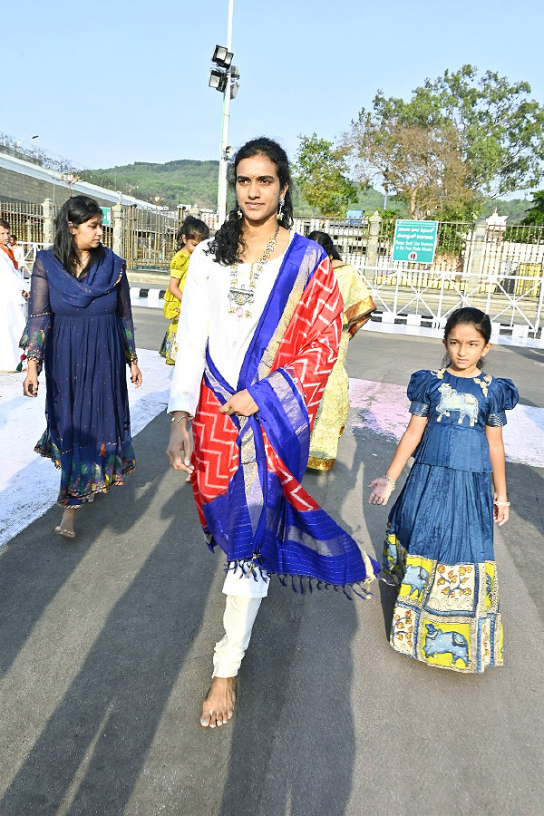 Badminton Player PV Sindhu Visited Tirumala Photos - Sakshi2