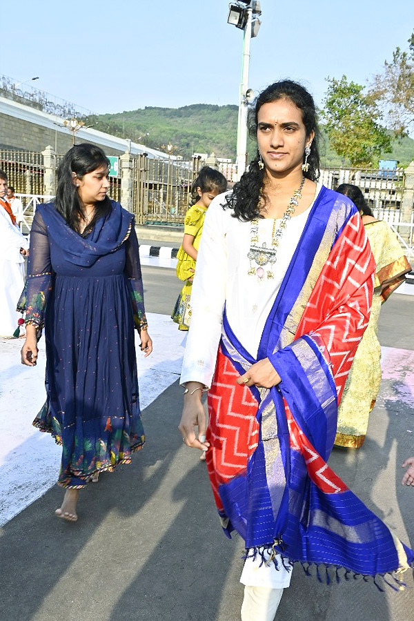 Badminton Player PV Sindhu Visited Tirumala Photos - Sakshi3