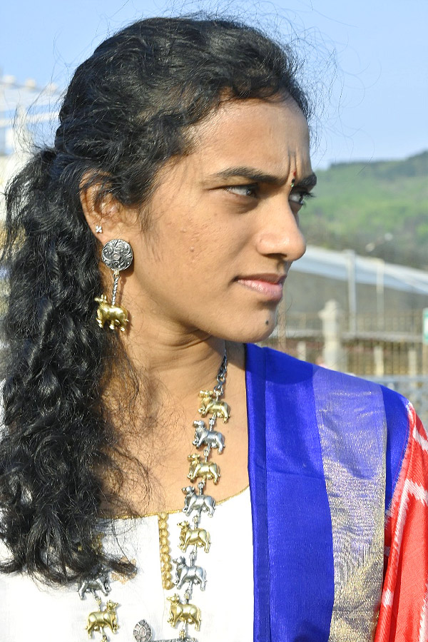 Badminton Player PV Sindhu Visited Tirumala Photos - Sakshi5