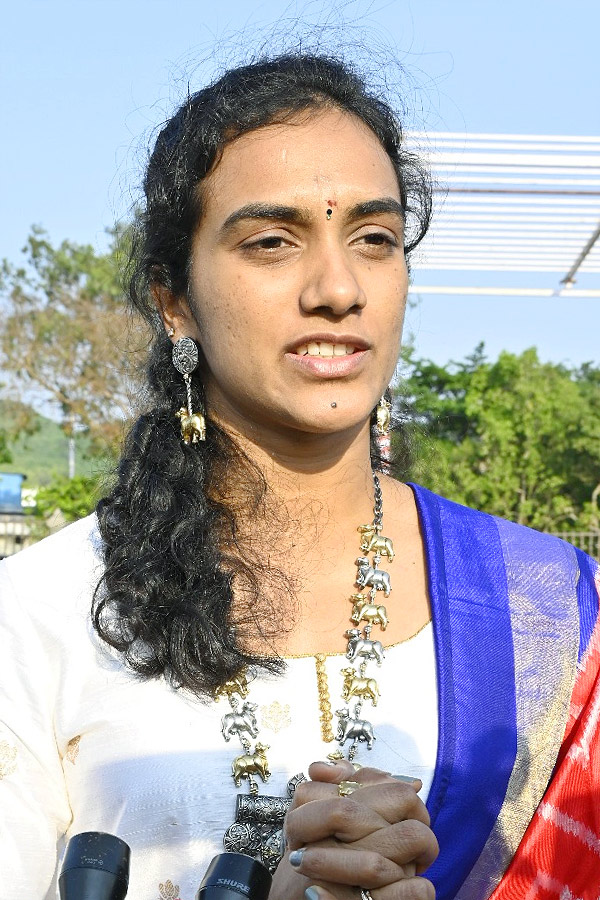 Badminton Player PV Sindhu Visited Tirumala Photos - Sakshi6