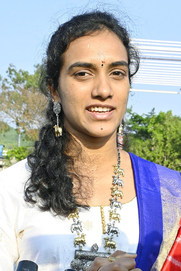 Badminton Player PV Sindhu Visited Tirumala Photos - Sakshi7