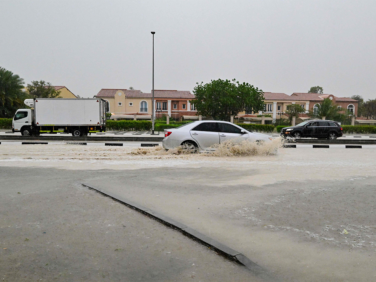 Photos Of Unbelievable Scenes From Dubai Due To Heavy Rains - Sakshi17