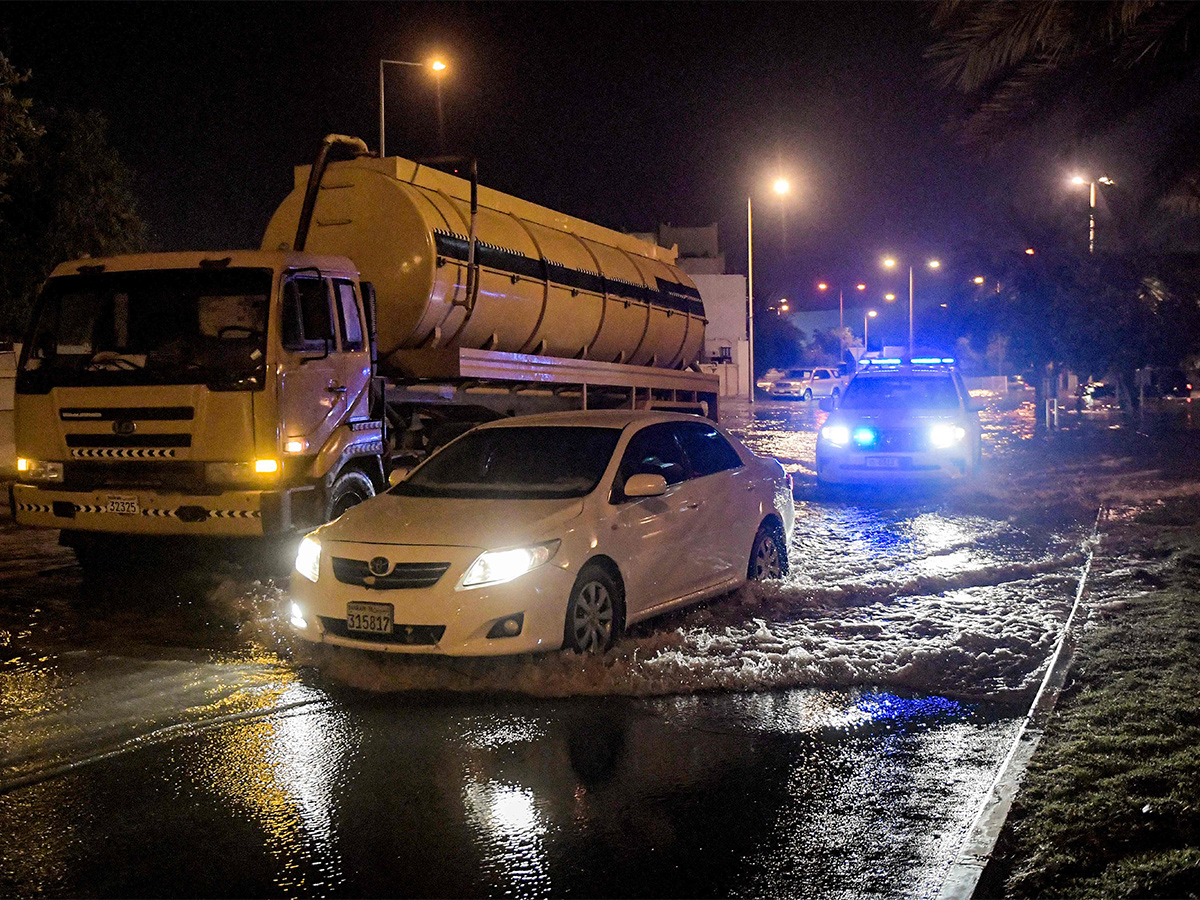 Photos Of Unbelievable Scenes From Dubai Due To Heavy Rains - Sakshi22