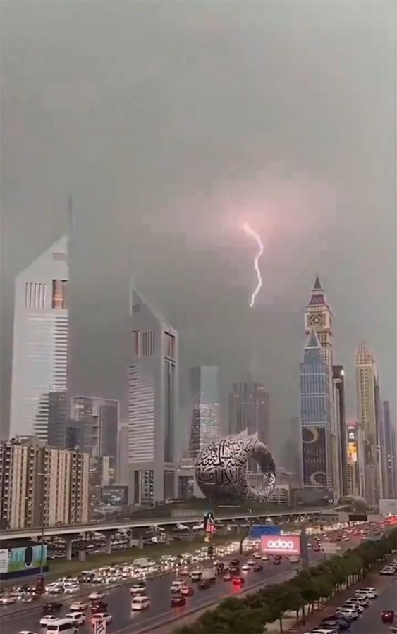 Photos Of Unbelievable Scenes From Dubai Due To Heavy Rains - Sakshi30