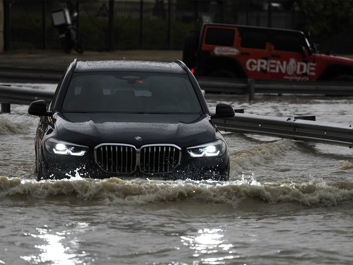 Photos Of Unbelievable Scenes From Dubai Due To Heavy Rains - Sakshi4