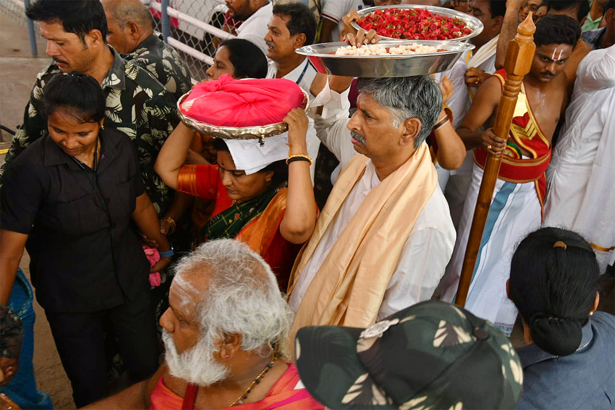 Sri Rama Navami Celebrations At Bhadrachalam Temple Photos - Sakshi5