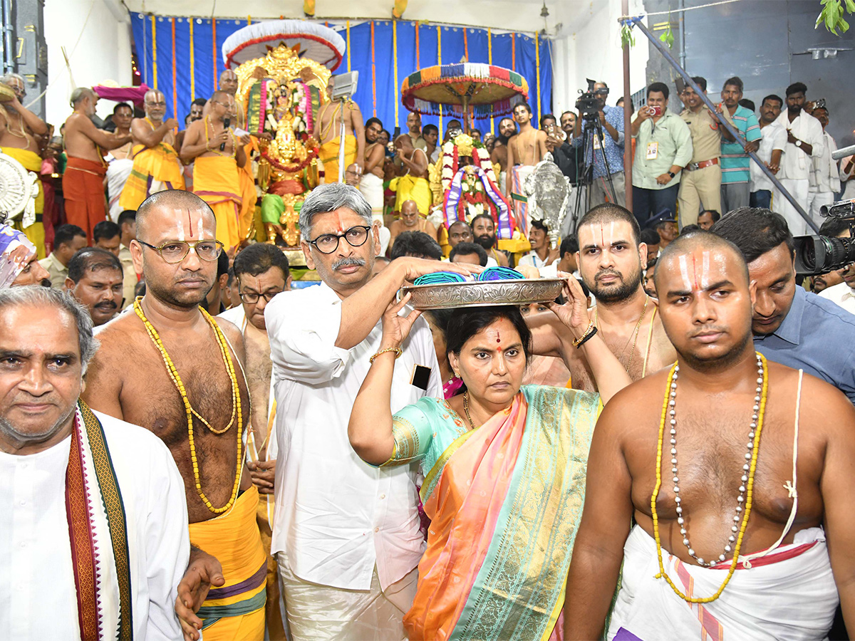 Sri Rama Navami: bhadrachalam lord rama kalyanam celebrations - Sakshi25