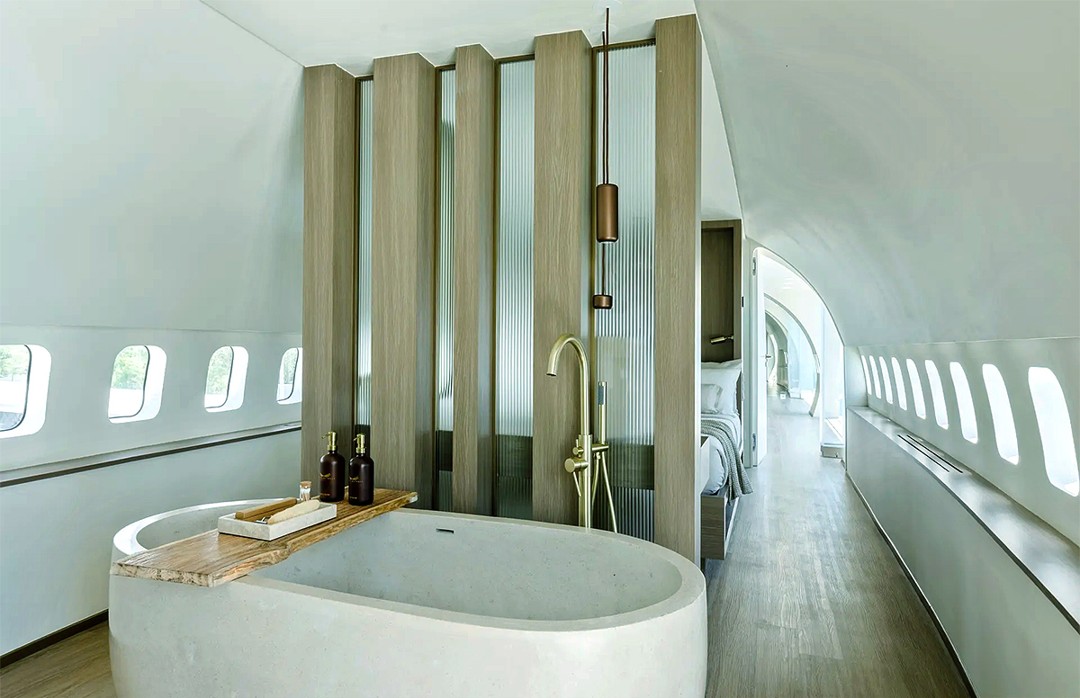 Boeing 737 becomes a spectacular cliff hanging luxury home Photos - Sakshi10