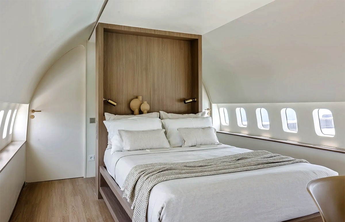 Boeing 737 becomes a spectacular cliff hanging luxury home Photos - Sakshi11