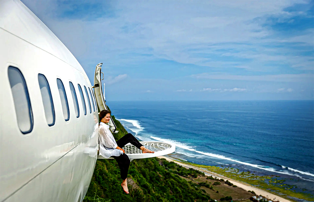 Boeing 737 becomes a spectacular cliff hanging luxury home Photos - Sakshi6