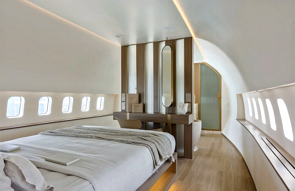 Boeing 737 becomes a spectacular cliff hanging luxury home Photos - Sakshi9