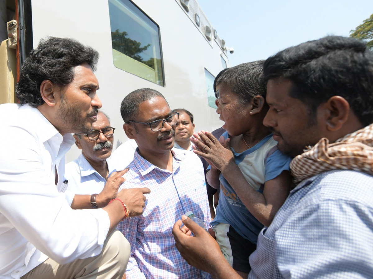 CM Jagan Memantha Siddham Bus Yatra Photos - Sakshi12