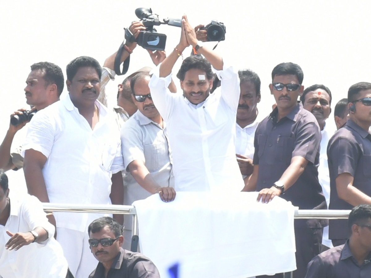 CM YS Jagan Memantha Siddham Bus Yatra At Ravulapalem Konaseema District Photos - Sakshi23