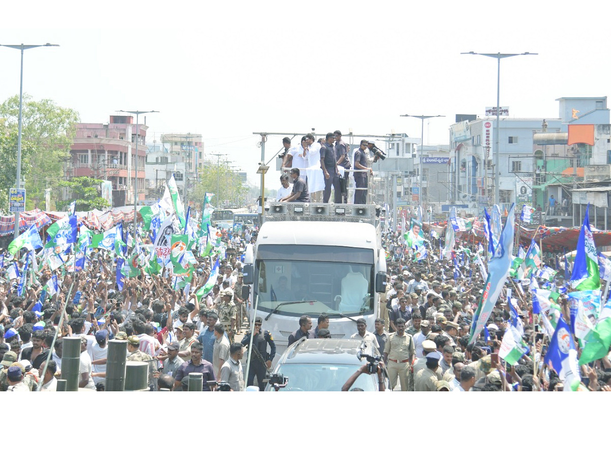 CM YS Jagan Memantha Siddham Bus Yatra At Ravulapalem Konaseema District Photos - Sakshi4