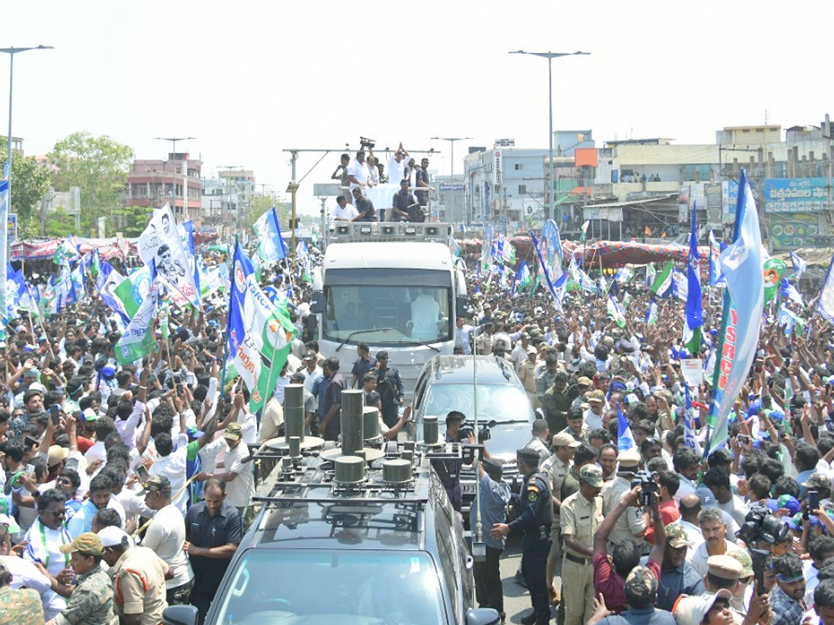 CM YS Jagan Memantha Siddham Bus Yatra At Ravulapalem Konaseema District Photos - Sakshi5