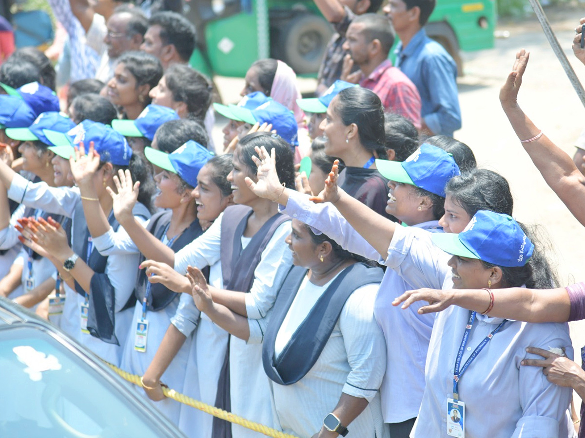 CM YS Jagan Memantha Siddham Bus Yatra At Ravulapalem Konaseema District Photos - Sakshi6