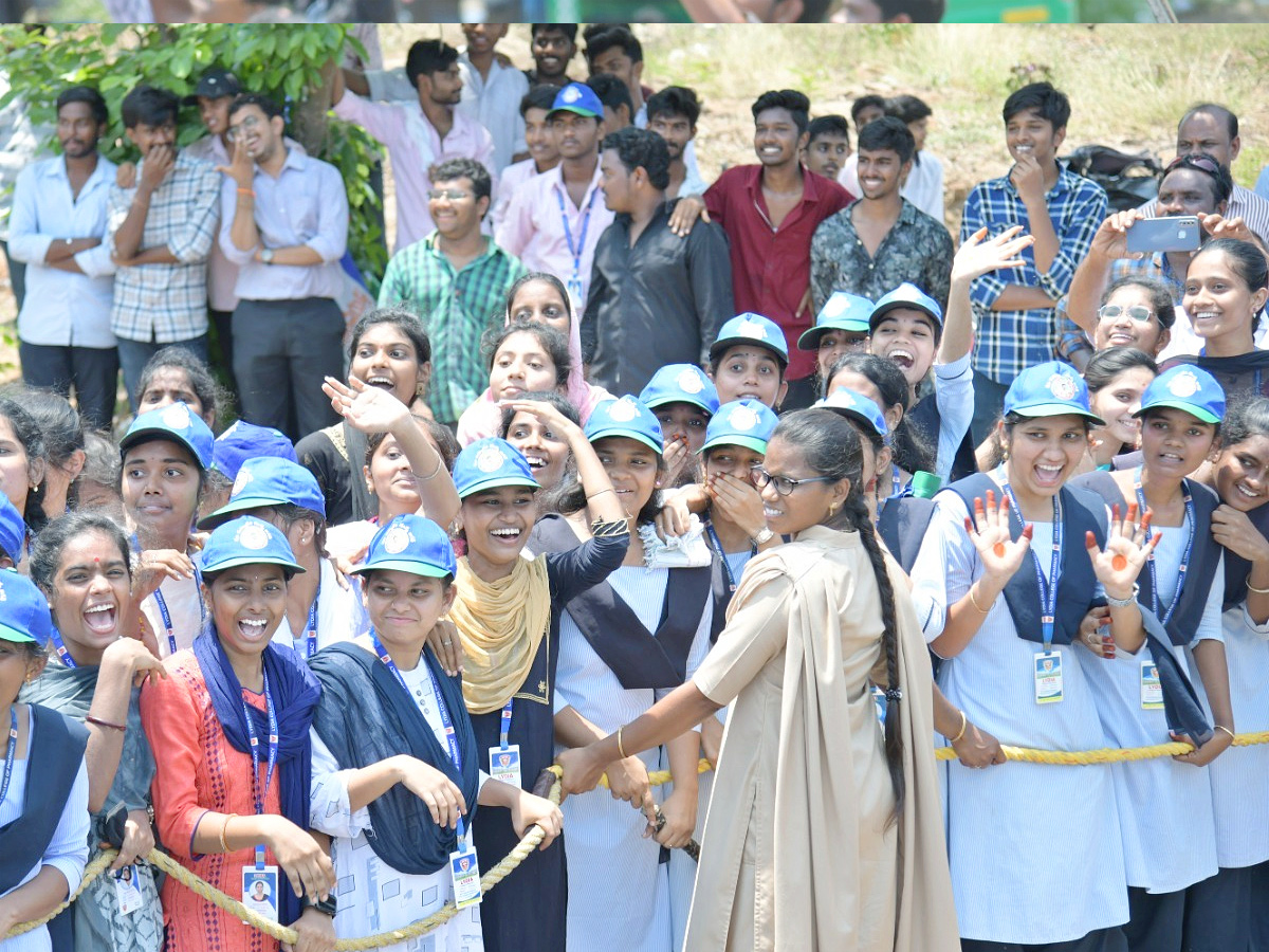 CM YS Jagan Memantha Siddham Bus Yatra At Ravulapalem Konaseema District Photos - Sakshi7