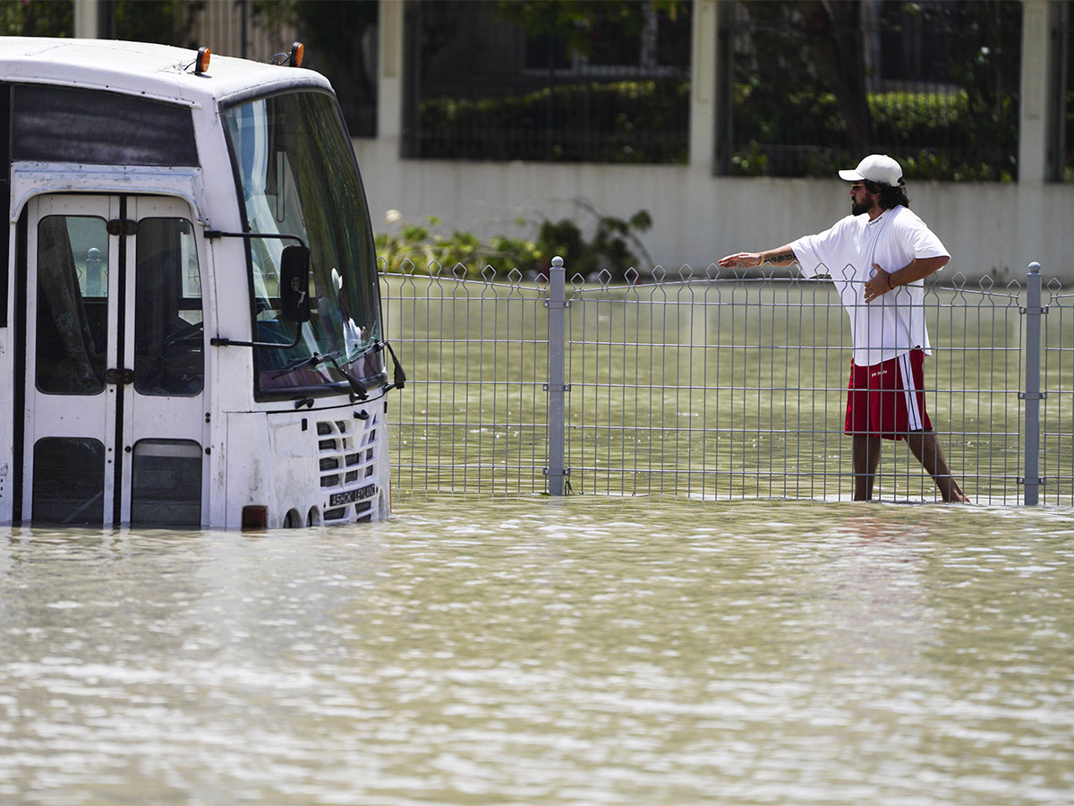 Heavy Rains in Dubai Photos - Sakshi28