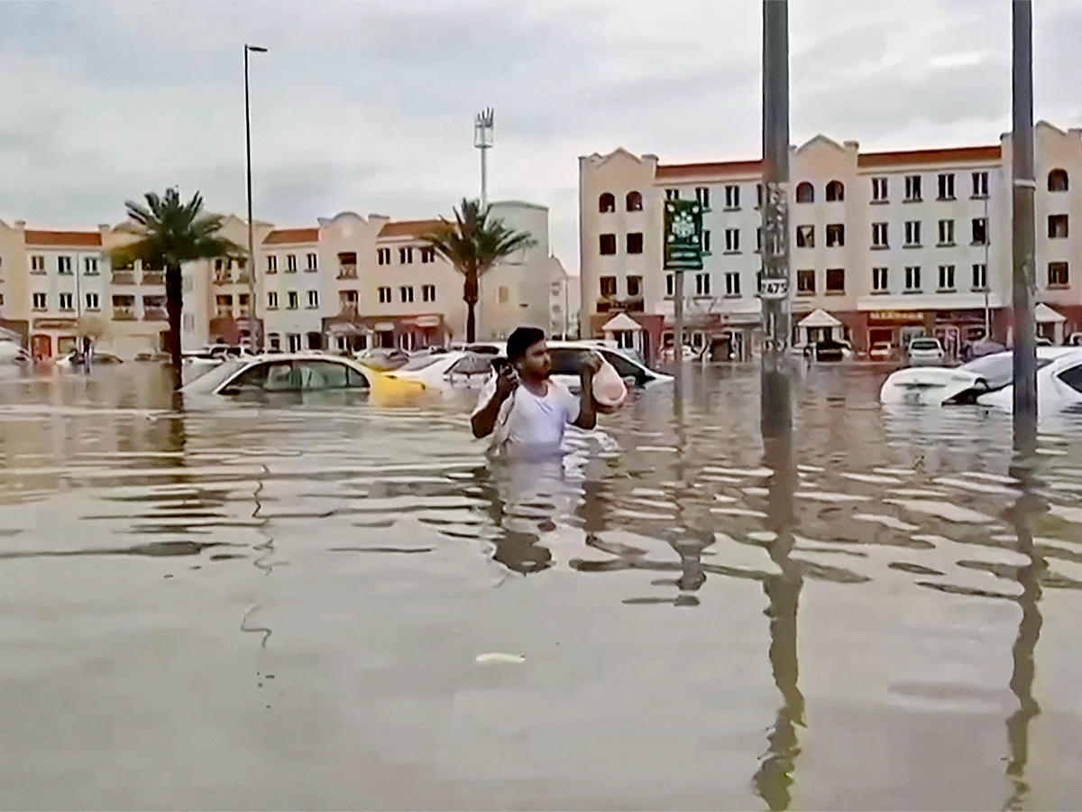 Heavy Rains in Dubai Photos - Sakshi7