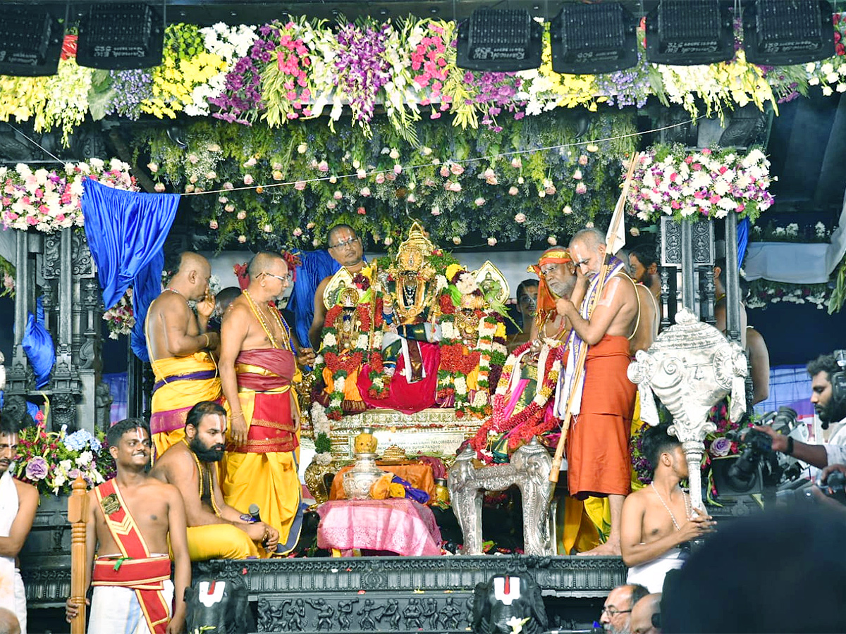 sri rama pattabhishekam 2024 bhadrachalam temple celebration photos - Sakshi4