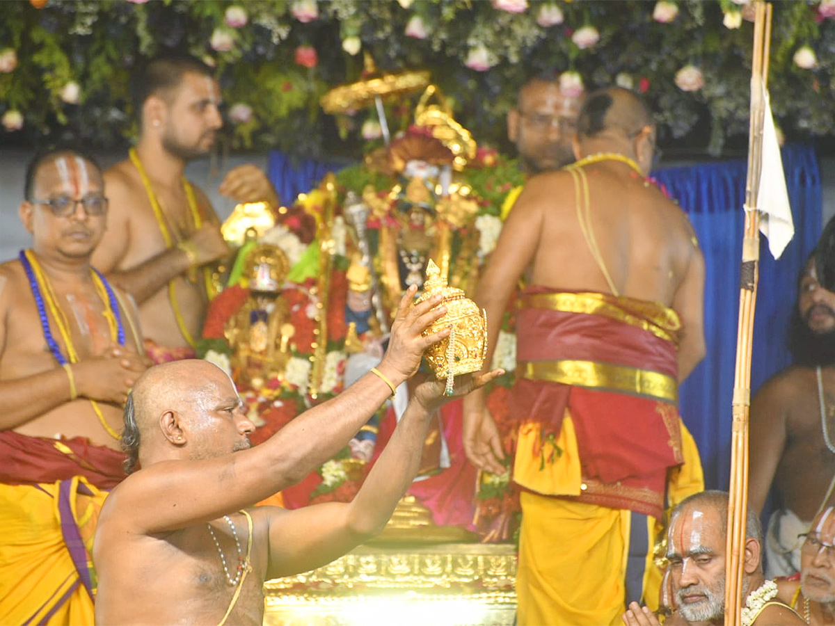 sri rama pattabhishekam 2024 bhadrachalam temple celebration photos - Sakshi5