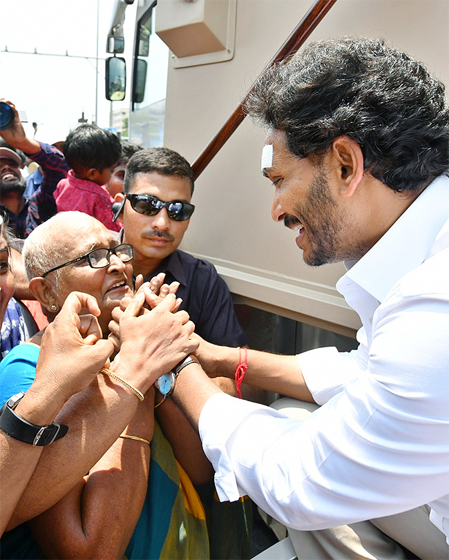 ys jagan memantha siddham bus yatra westgodavari photos - Sakshi16