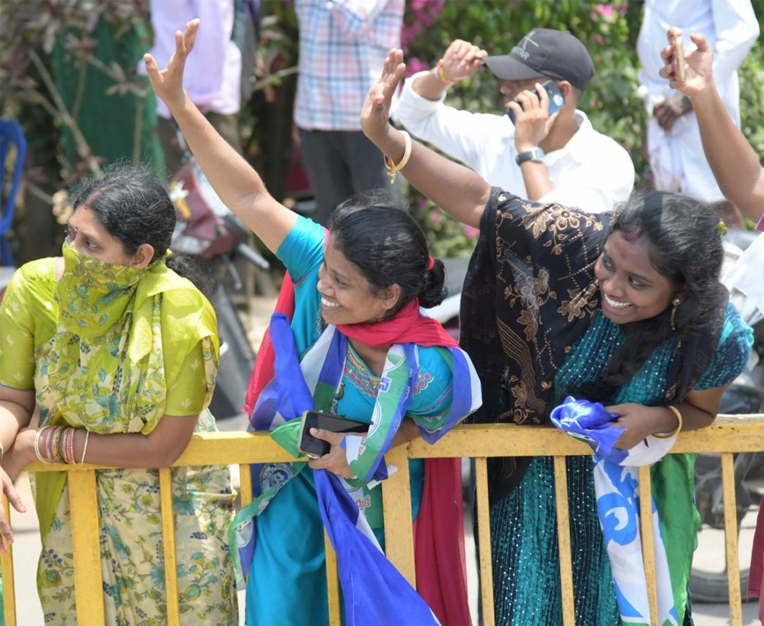 ys jagan memantha siddham bus yatra westgodavari photos - Sakshi21