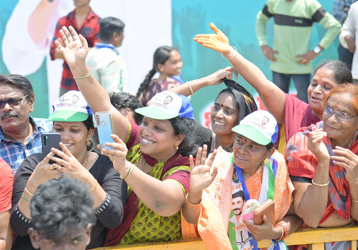 ys jagan memantha siddham bus yatra westgodavari photos - Sakshi24