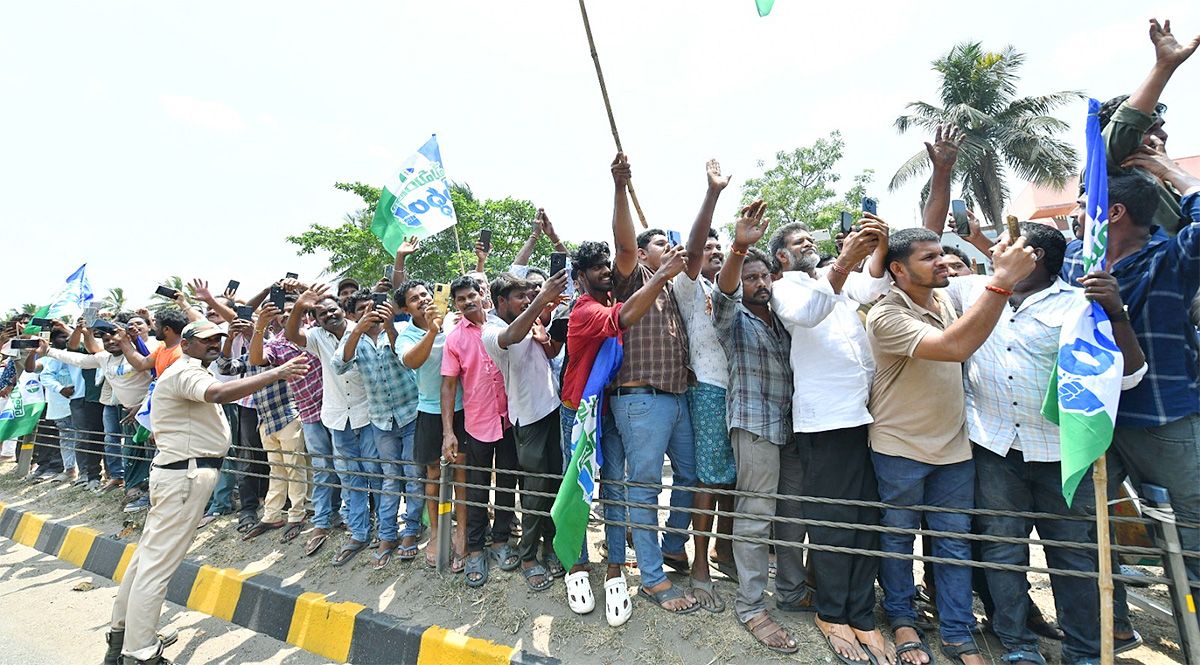 ys jagan memantha siddham bus yatra westgodavari photos - Sakshi34