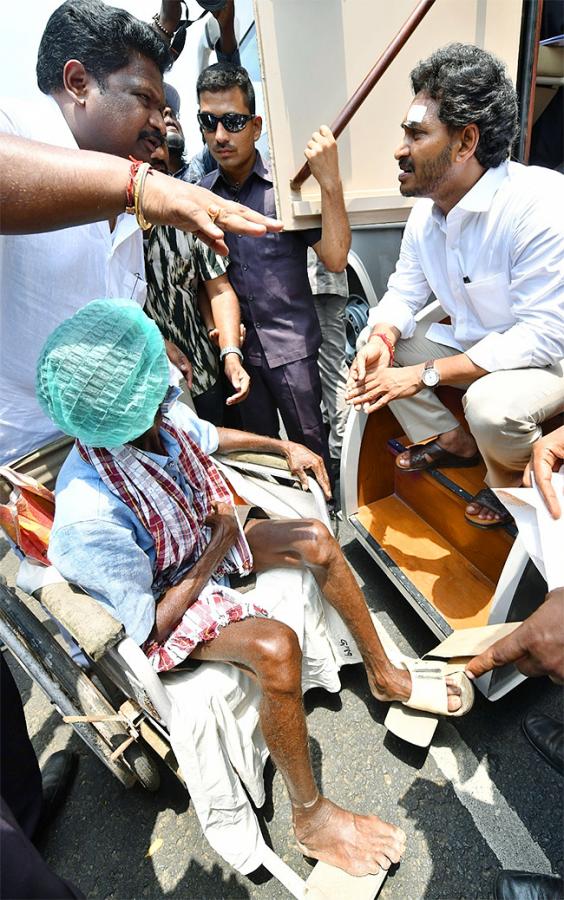 ys jagan memantha siddham bus yatra westgodavari photos - Sakshi38