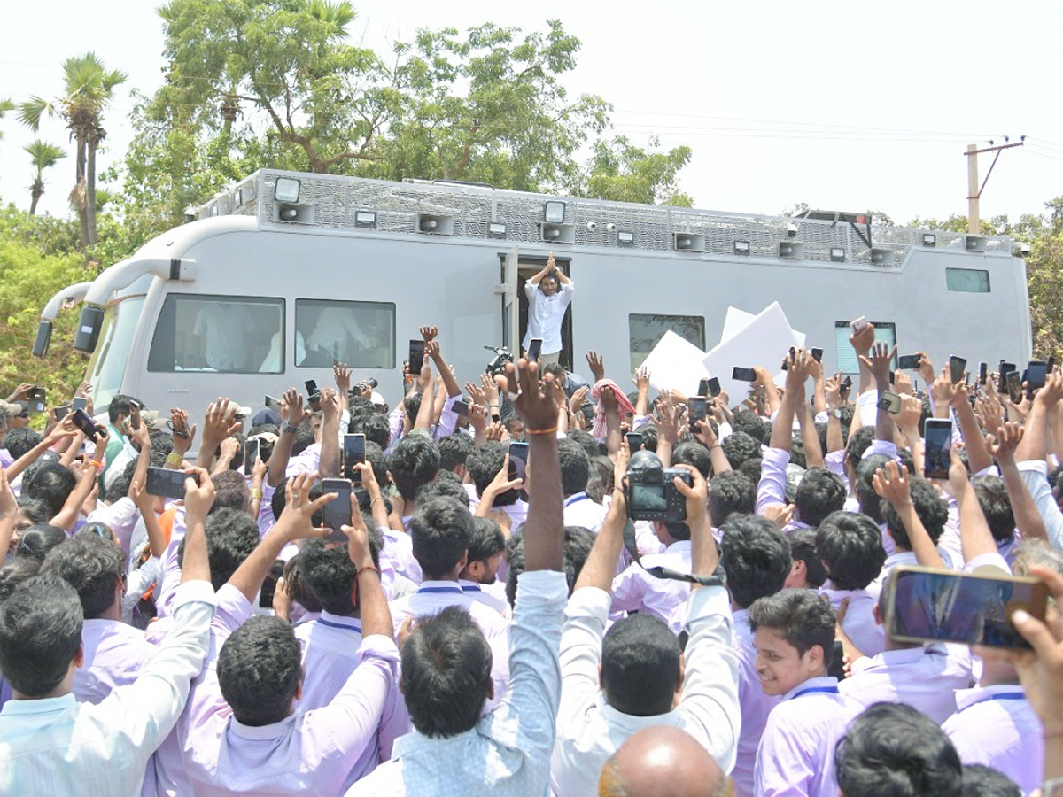 CM YS Jagan Memantha Siddham Bus Yatra Photos - Sakshi11